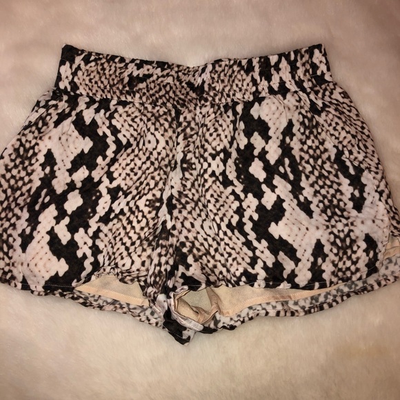 Lavendar brown snake skin shorts - Picture 1 of 3
